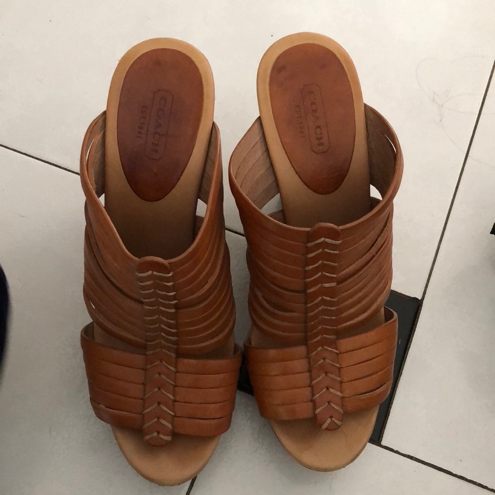 Coach wedge great condition .